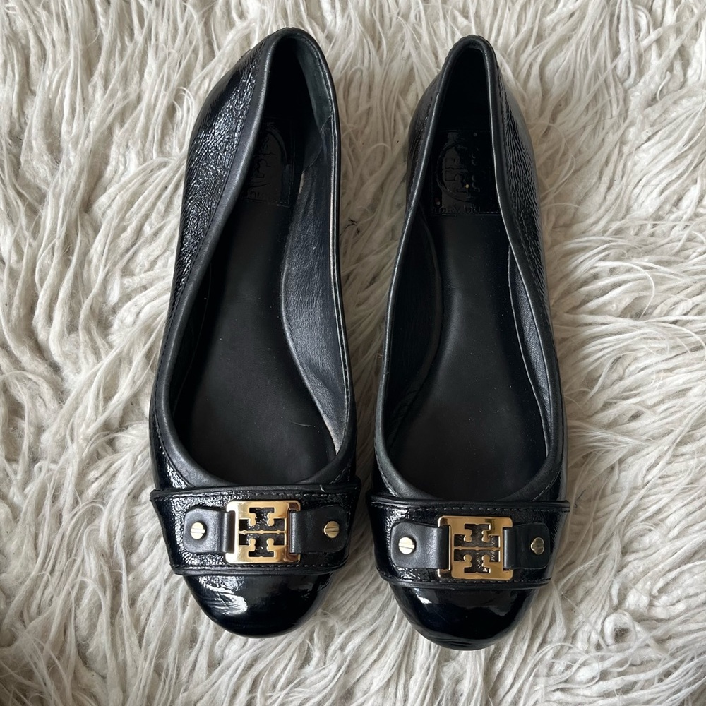 Tory Burch Double T-Buckle Logo Black Gold Patent Leather Ballet Flats Size 8.5